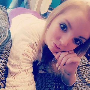 Meet your Posher, Ayla